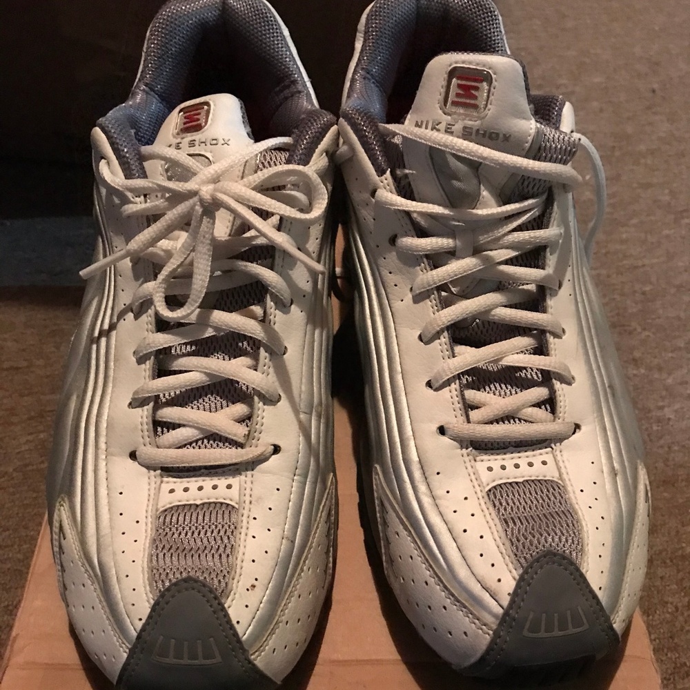 Men's Nike Shox 104265-041 R4 Running Shoes SZ 10